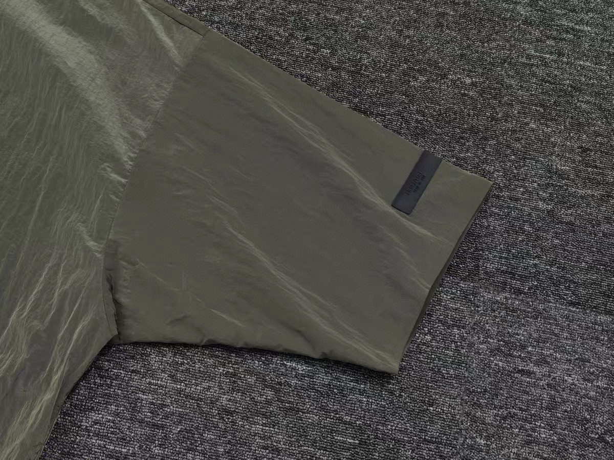 Fear of God Essentials 金属尼龙梭织落肩短袖 外套 男女同款 夏款 金属铜