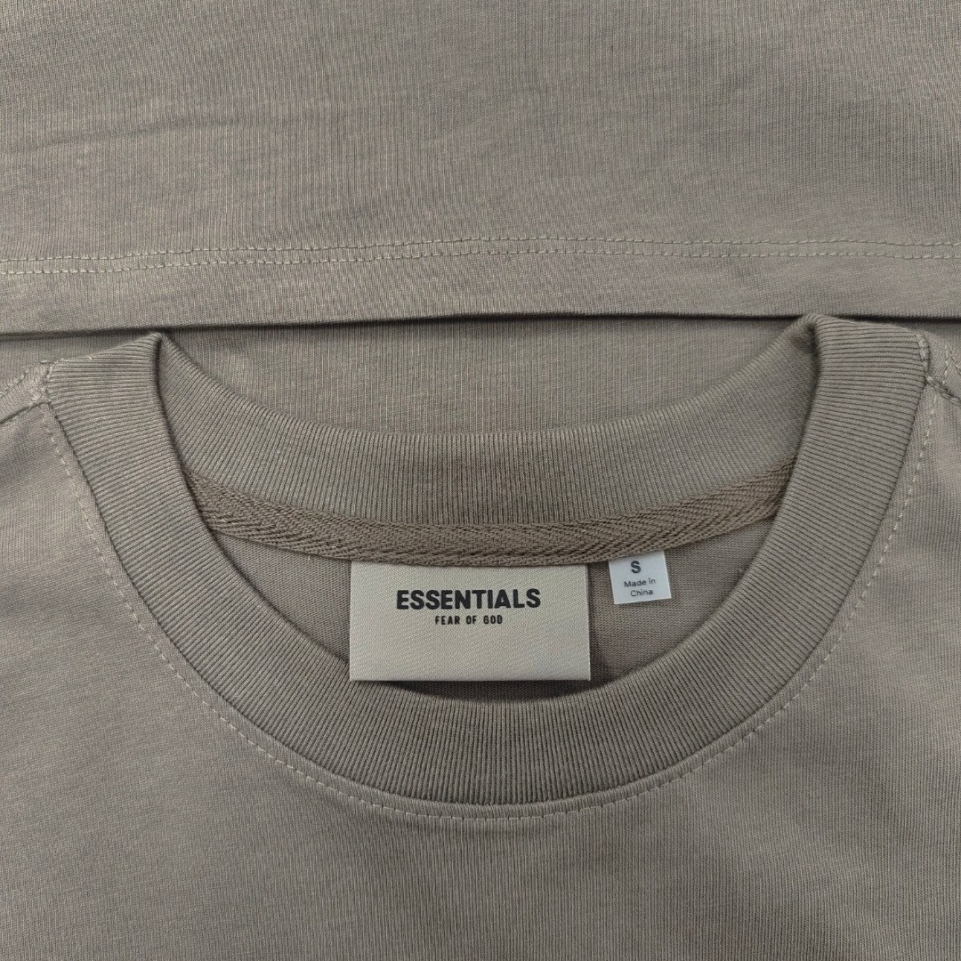 Fear of God Essentials 2026 复线黑标硅胶字母男女同款短袖 T恤 夏款 白色 炭灰色