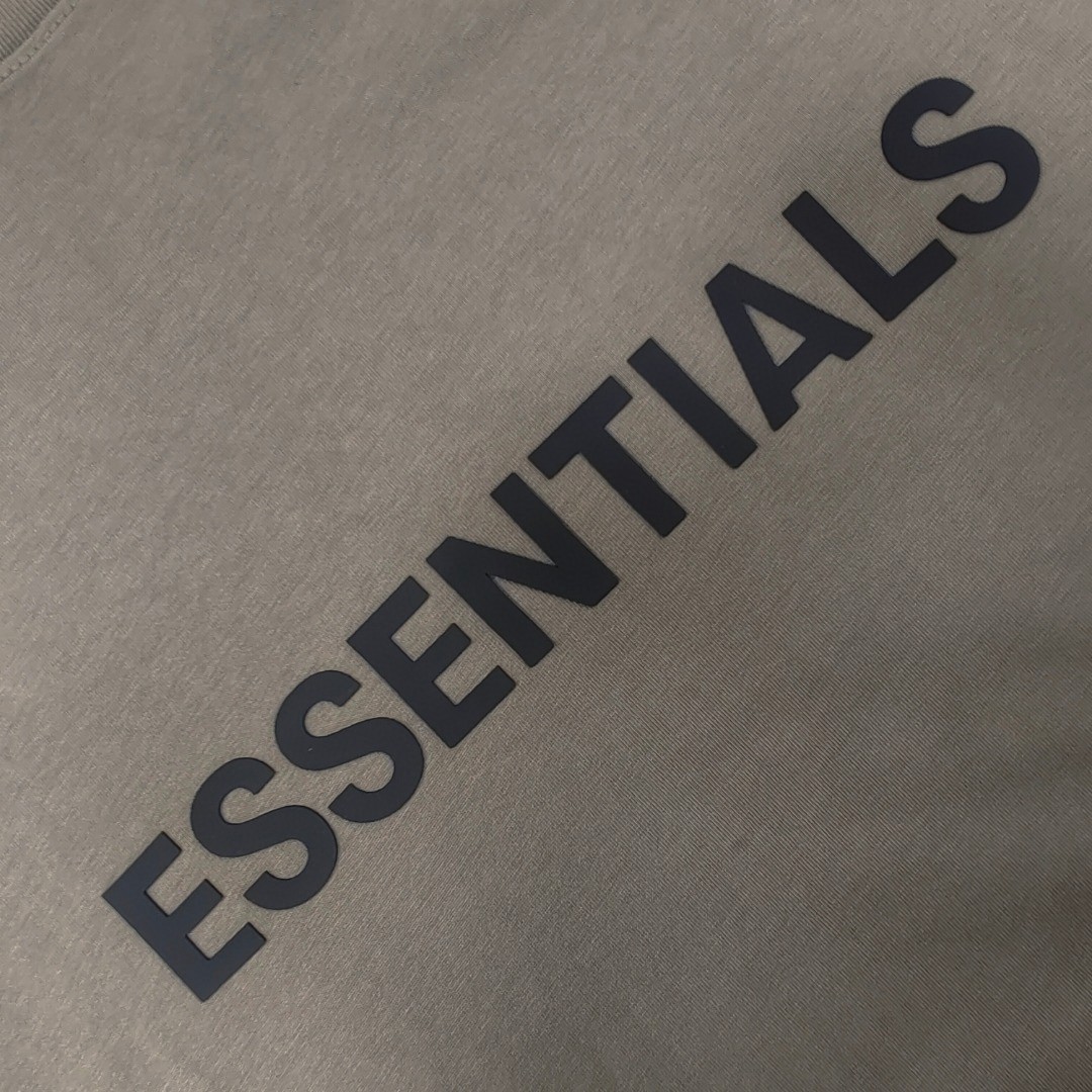 Fear of God Essentials 2026 复线黑标硅胶字母男女同款短袖 T恤 夏款 白色 炭灰色