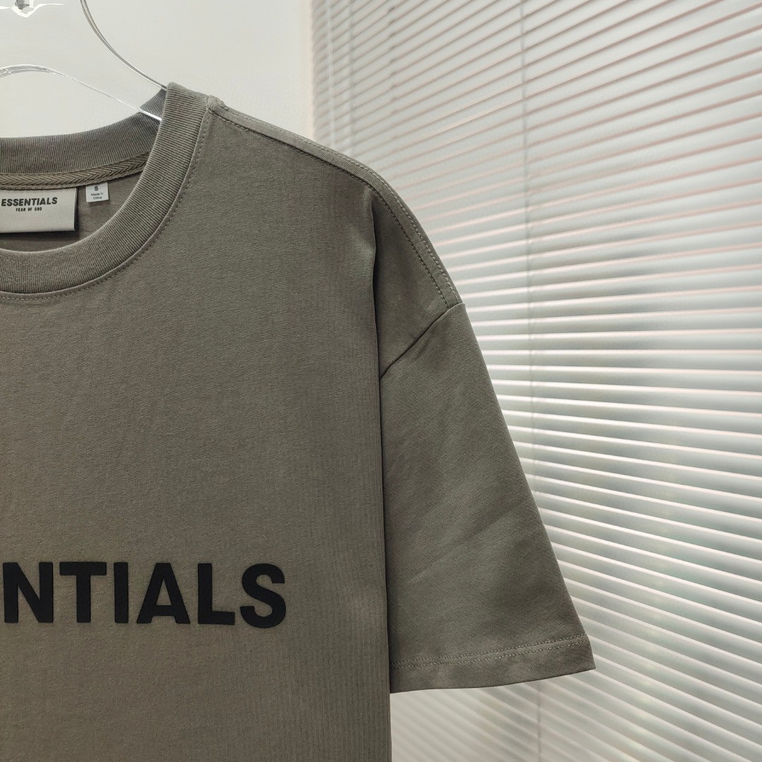 Fear of God Essentials 2026 复线黑标硅胶字母男女同款短袖 T恤 夏款 白色 炭灰色
