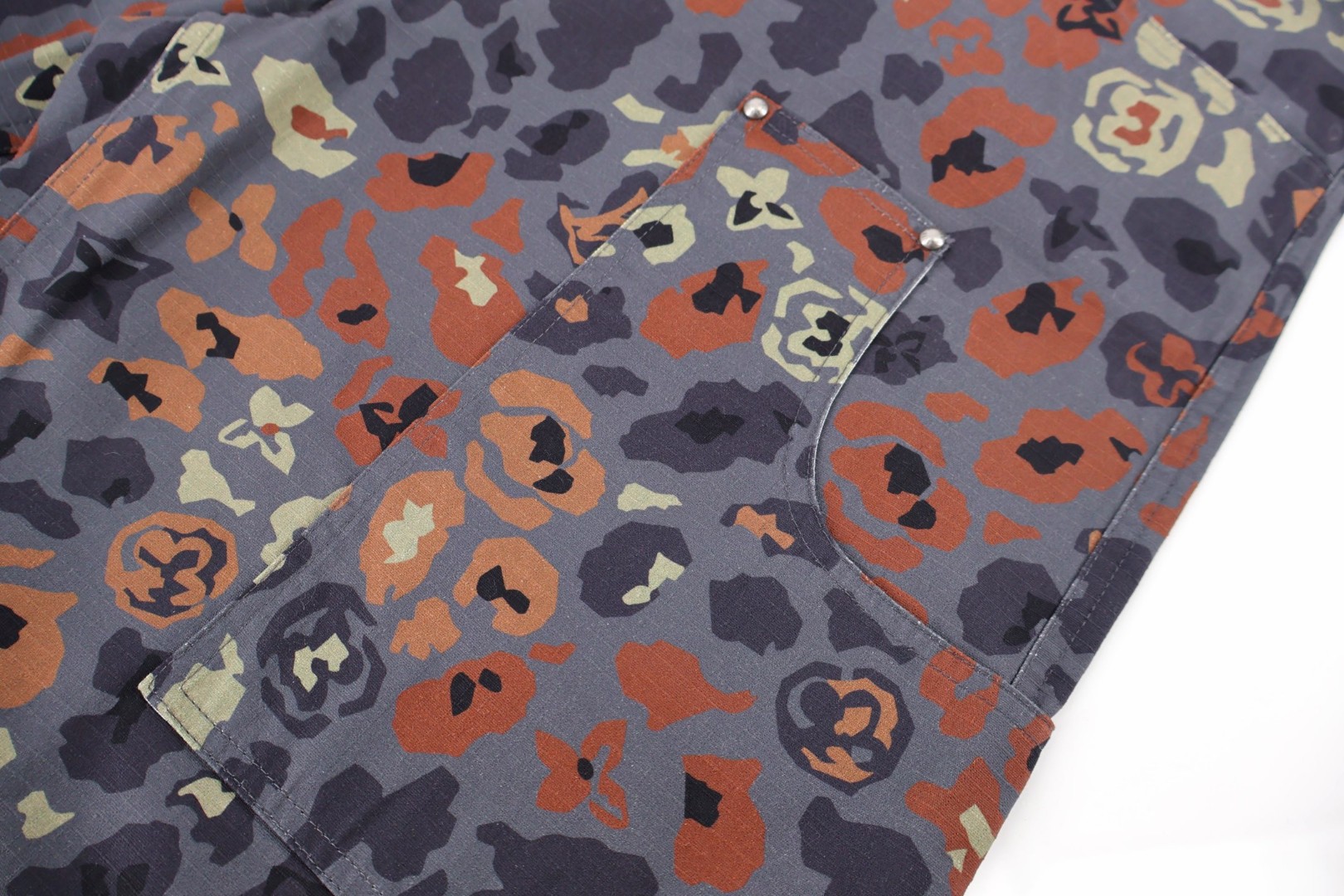 LOUIS VUITTON Nigo联名款印花短裤 五分裤 裤子 B0 1AIME7