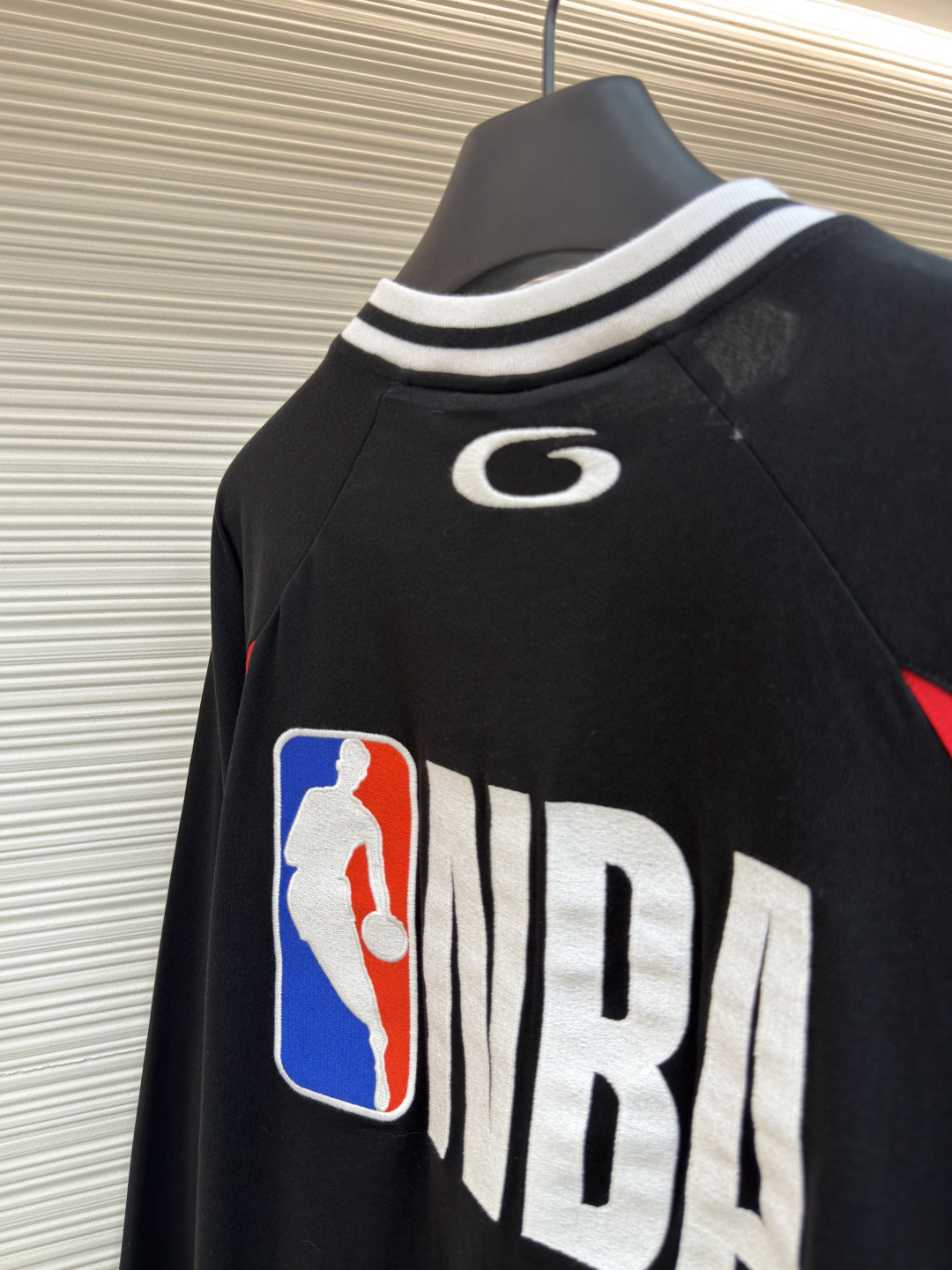 Balenciaga 巴黎世家 NBA联名款 刺绣长袖T恤 黑色 B0 864877TTVW21060