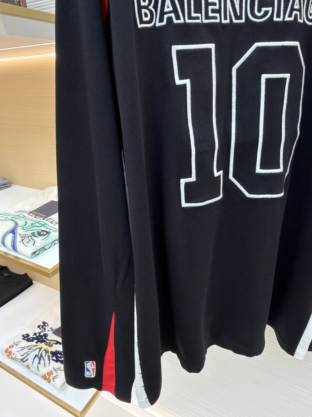 Balenciaga 巴黎世家 NBA联名款 刺绣长袖T恤 黑色 B0 864877TTVW21060