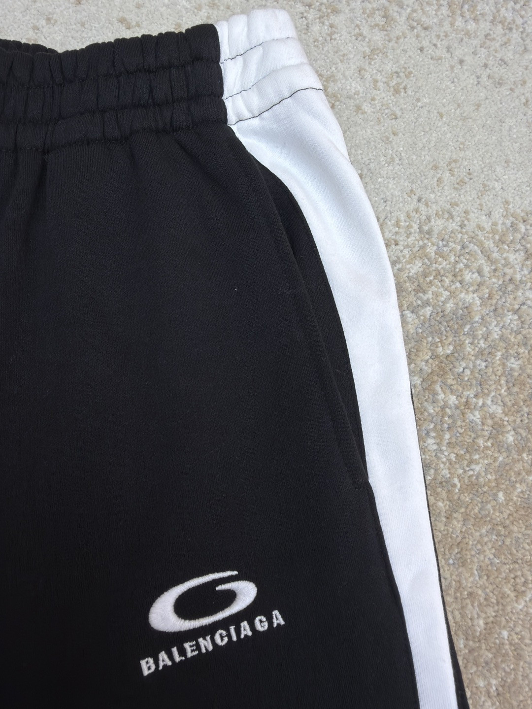 Balenciaga 巴黎世家 NBA联名款 刺绣松紧腰运动裤 长裤 裤子 休闲裤 黑色 B0 864873TTVV91070