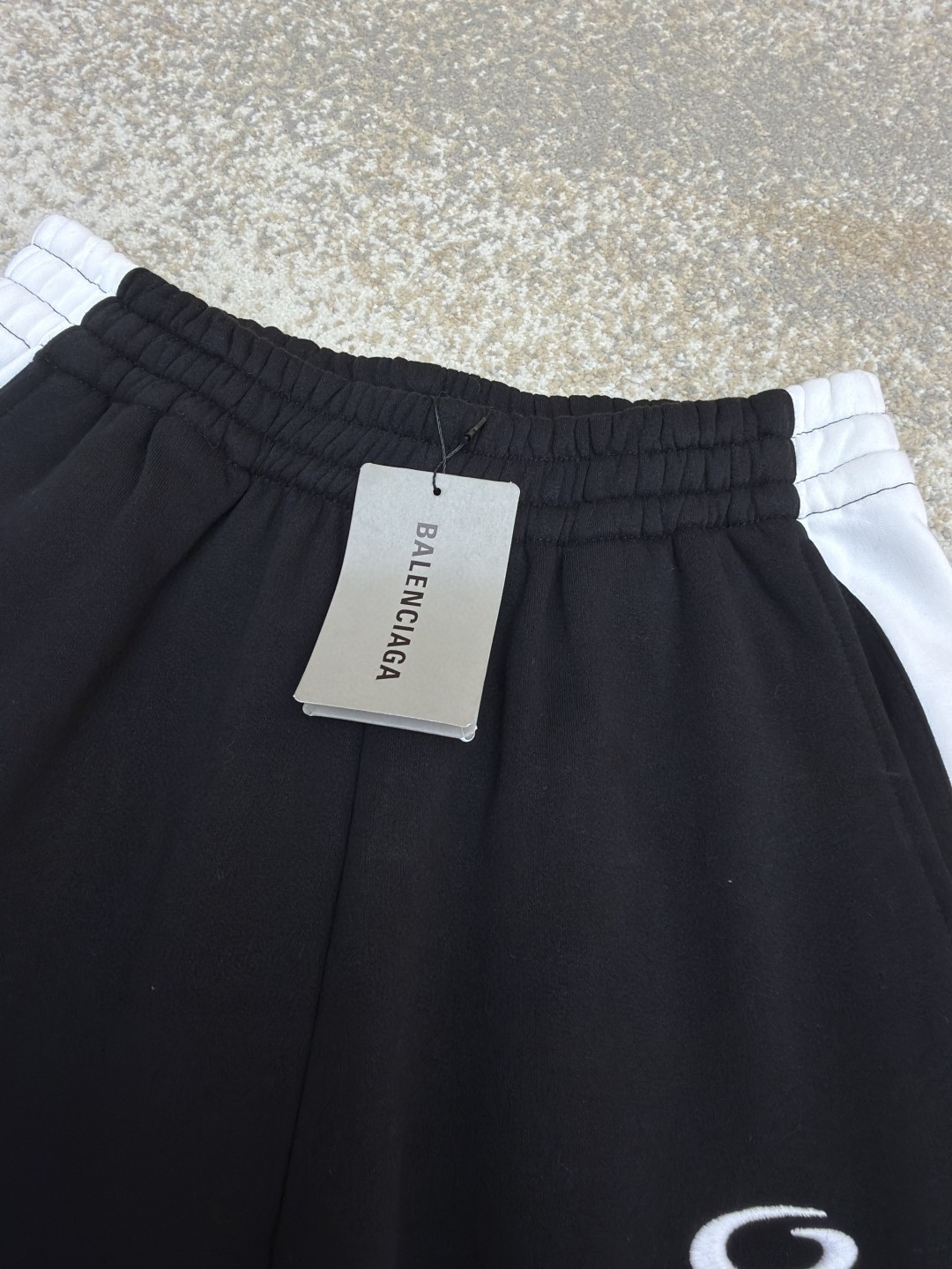 Balenciaga 巴黎世家 NBA联名款 刺绣松紧腰运动裤 长裤 裤子 休闲裤 黑色 B0 864873TTVV91070