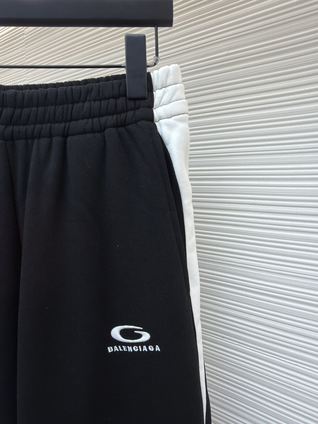 Balenciaga 巴黎世家 NBA联名款 刺绣松紧腰运动裤 长裤 裤子 休闲裤 黑色 B0 864873TTVV91070