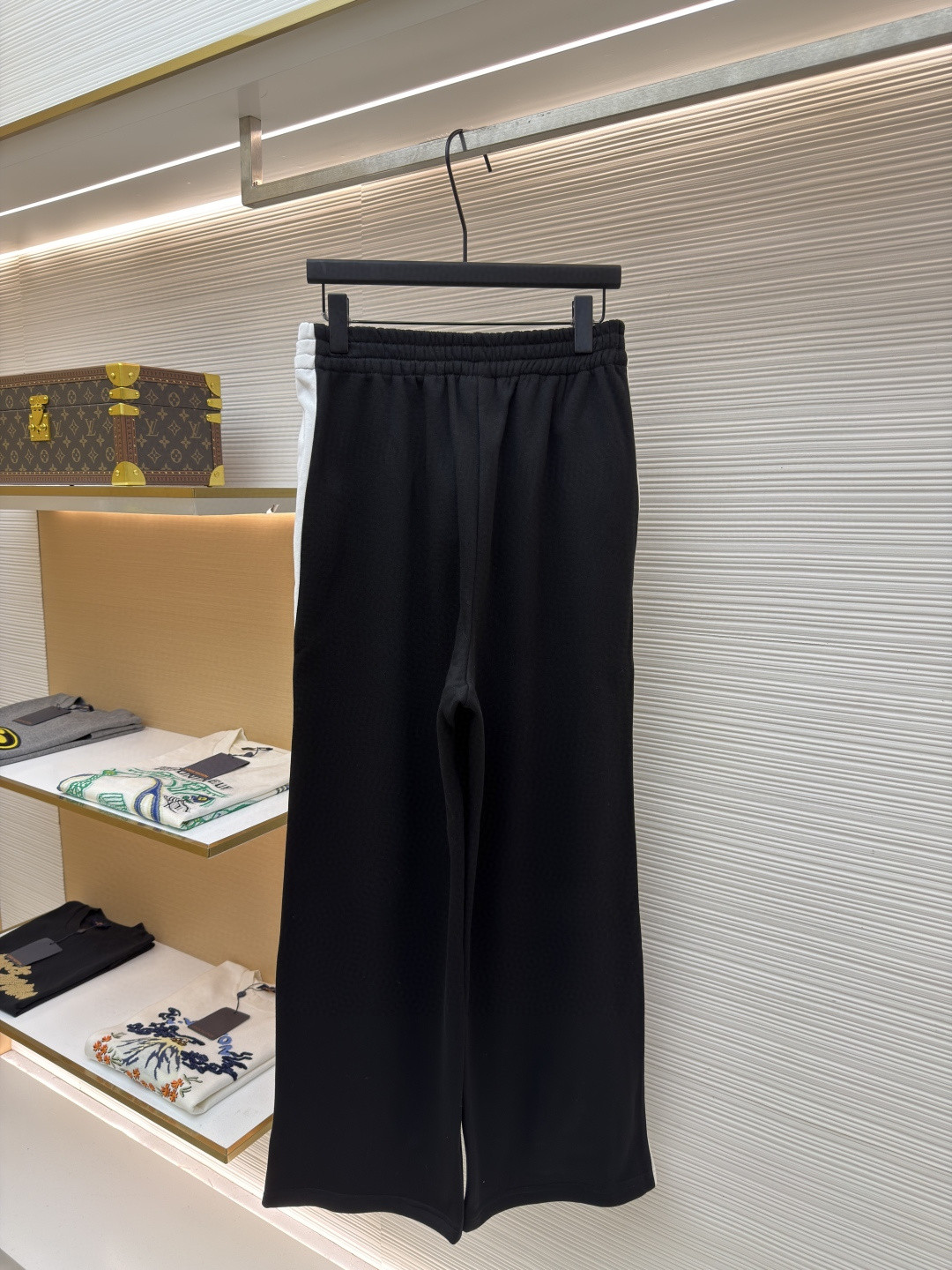 Balenciaga 巴黎世家 NBA联名款 刺绣松紧腰运动裤 长裤 裤子 休闲裤 黑色 B0 864873TTVV91070