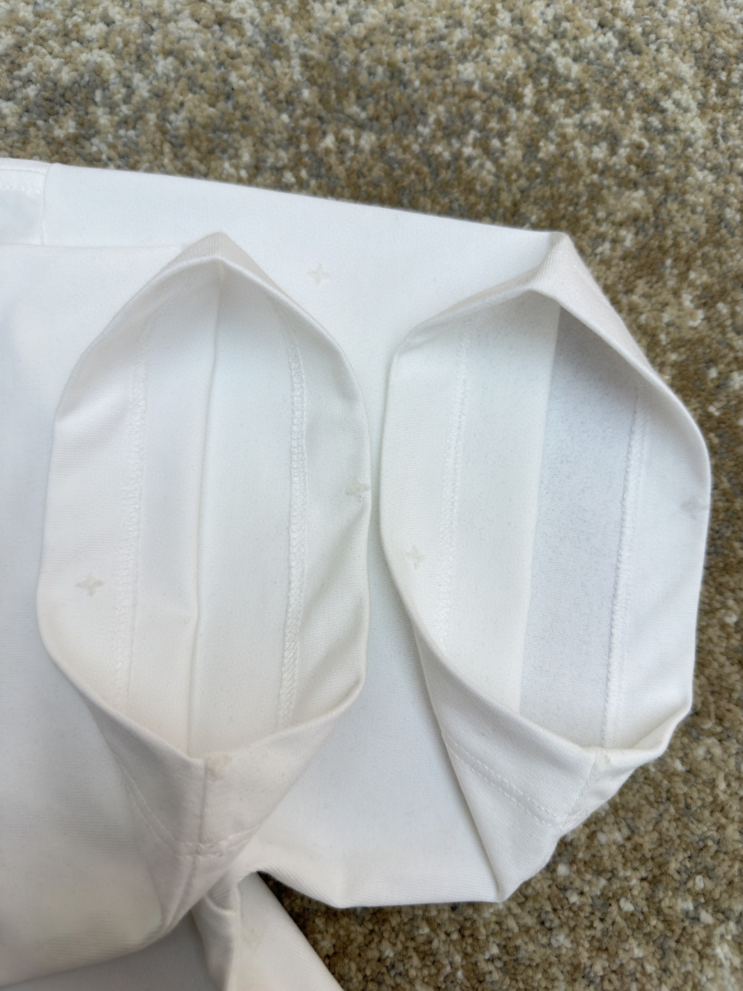 LOUIS VUITTON 路易威登 LV 植绒印花暗纹圆领T恤 短袖 白色 黑色 A0 