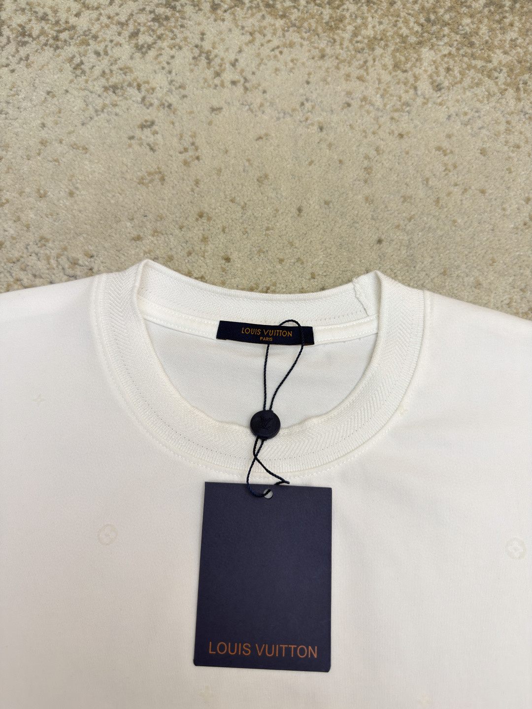 LOUIS VUITTON 路易威登 LV 植绒印花暗纹圆领T恤 短袖 白色 黑色 A0 