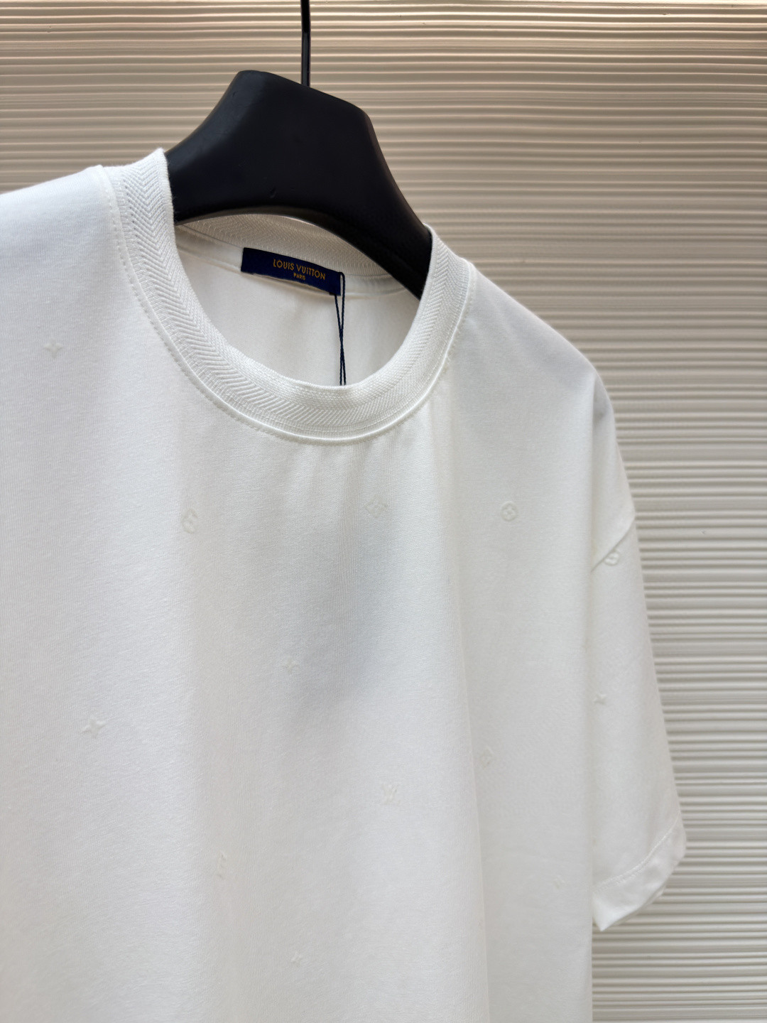 LOUIS VUITTON 路易威登 LV 植绒印花暗纹圆领T恤 短袖 白色 黑色 A0 