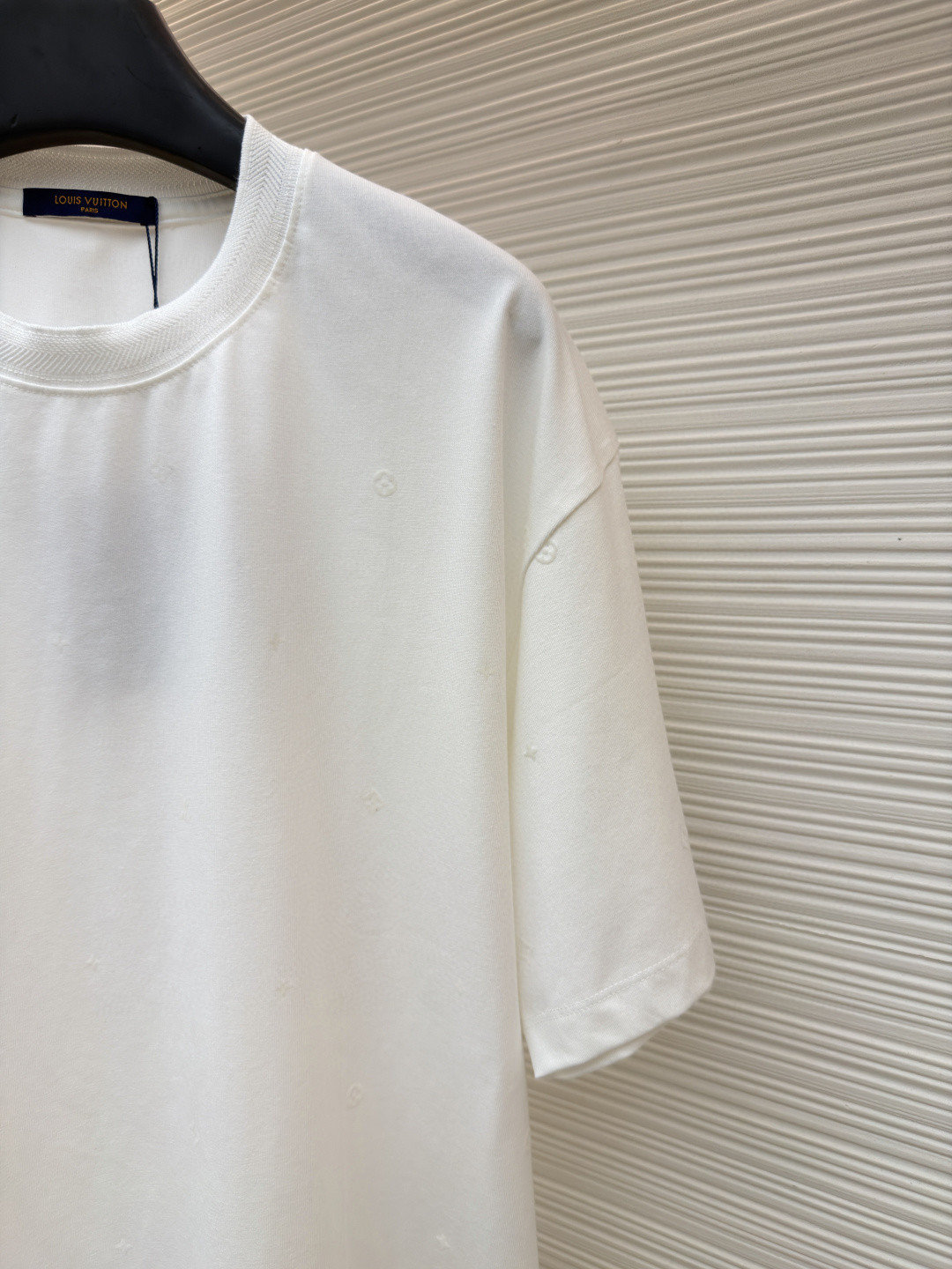 LOUIS VUITTON 路易威登 LV 植绒印花暗纹圆领T恤 短袖 白色 黑色 A0 