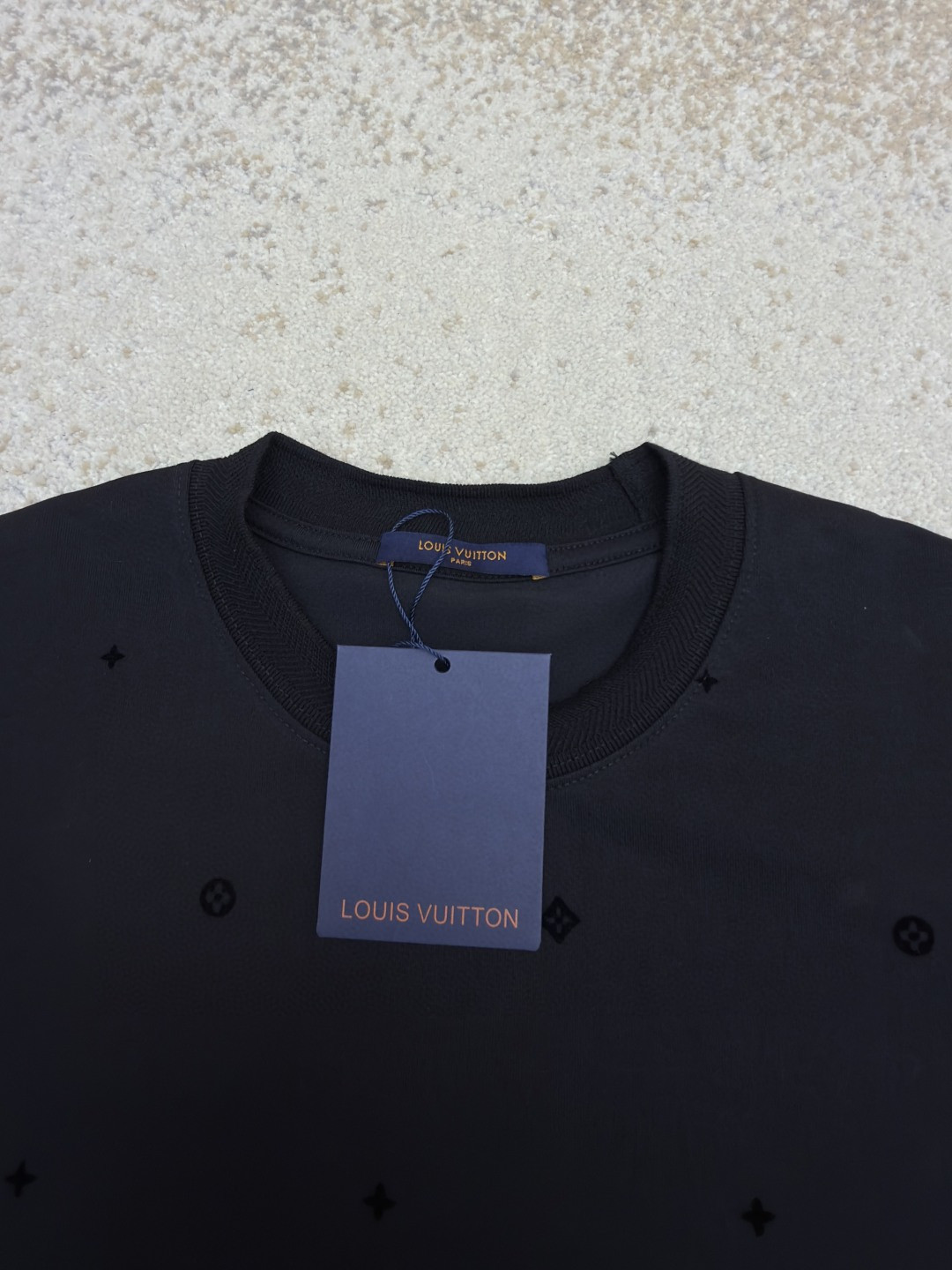 LOUIS VUITTON 路易威登 LV 植绒印花暗纹圆领T恤 短袖 白色 黑色 A0 