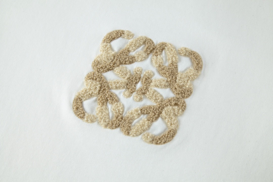 Loewe 罗意威 植绒绣花logo圆领短袖 T恤 白色 黑色 A0