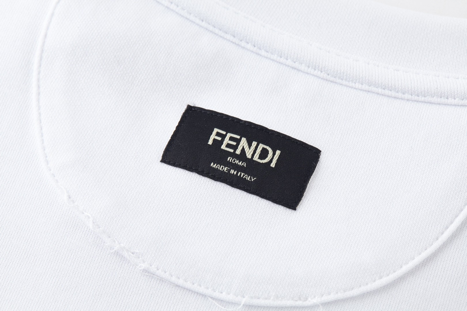FENDI 芬迪 刺绣手绘标识T恤 短袖 套头 夏季 白色 黑色 A0 FY0936AYZ9F0H0G