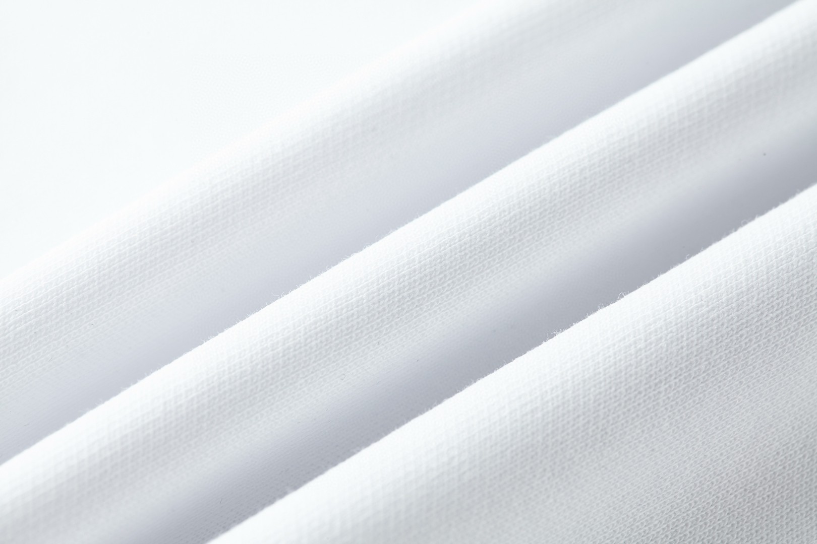 FENDI 芬迪 刺绣手绘标识T恤 短袖 套头 夏季 白色 黑色 A0 FY0936AYZ9F0H0G