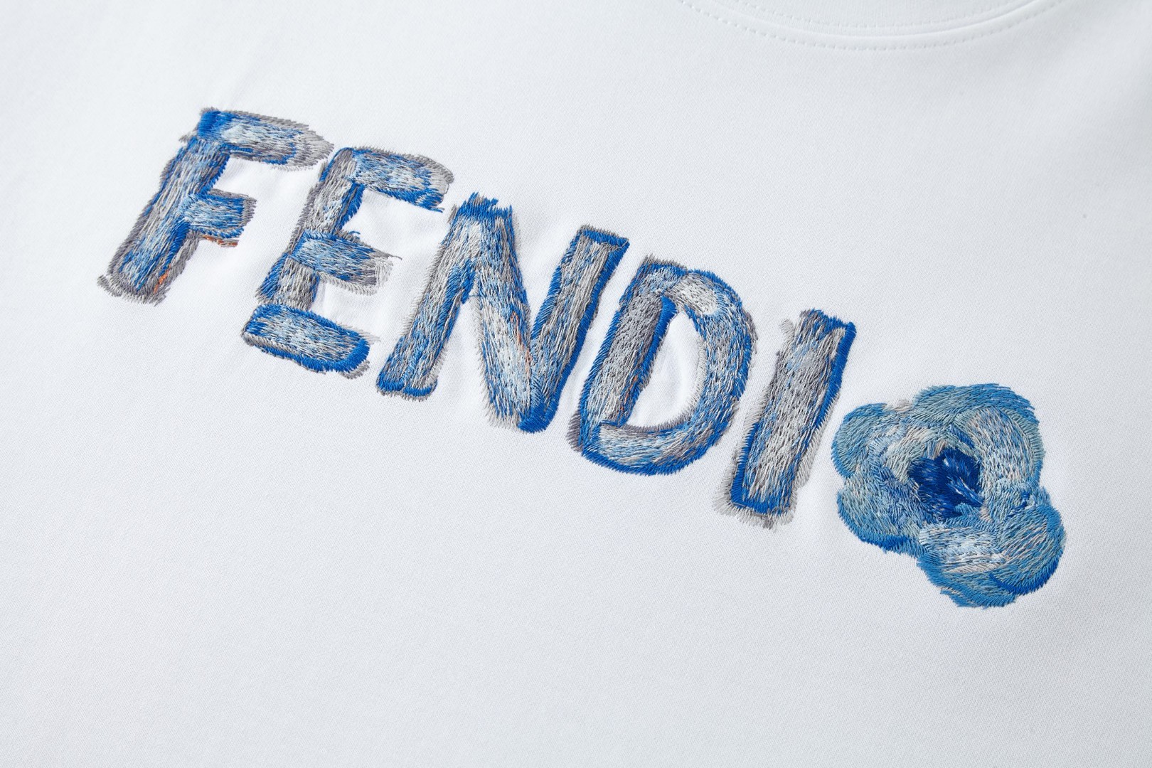 FENDI 芬迪 刺绣手绘标识T恤 短袖 套头 夏季 白色 黑色 A0 FY0936AYZ9F0H0G