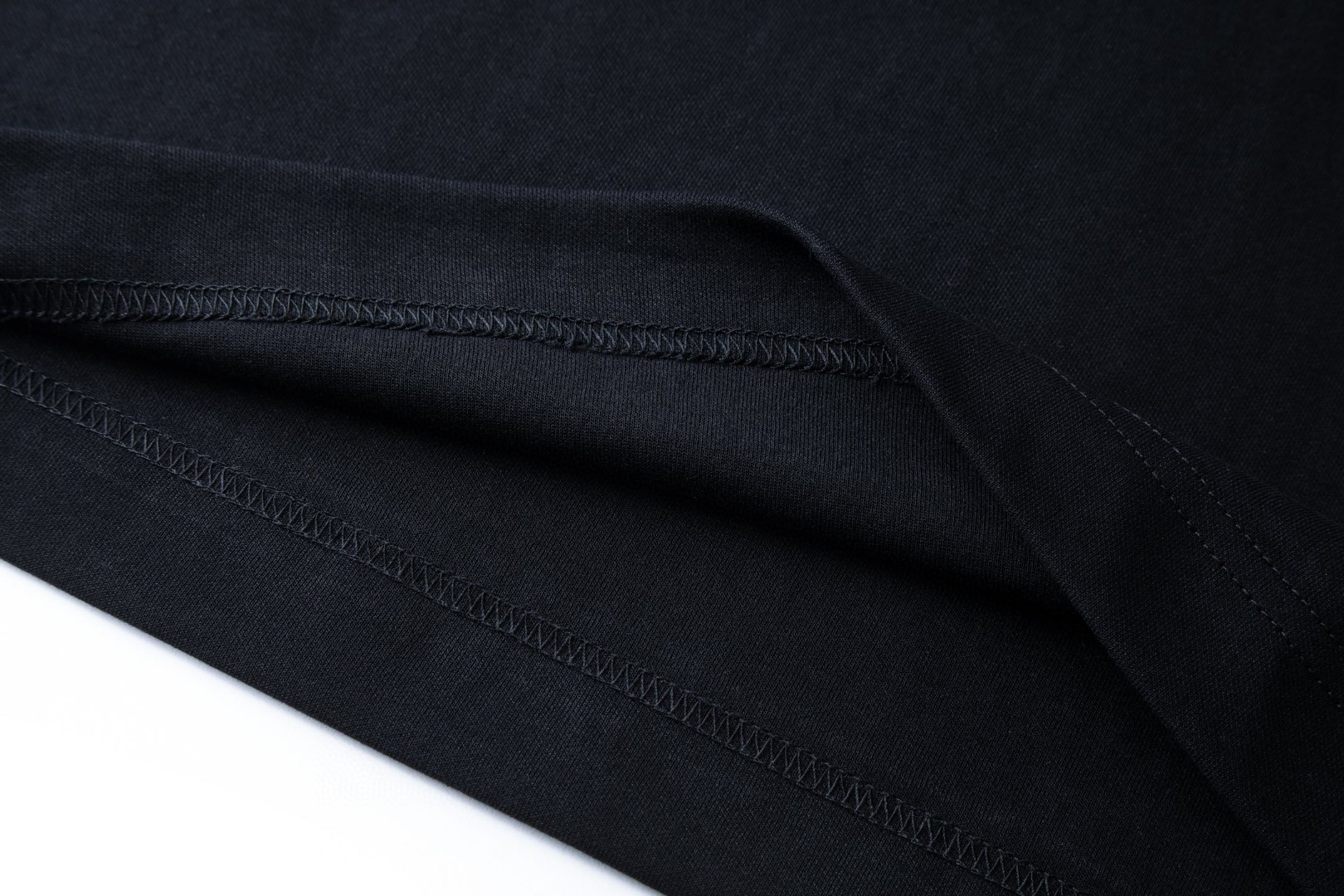 FENDI 芬迪 刺绣手绘标识T恤 短袖 套头 夏季 白色 黑色 A0 FY0936AYZ9F0H0G