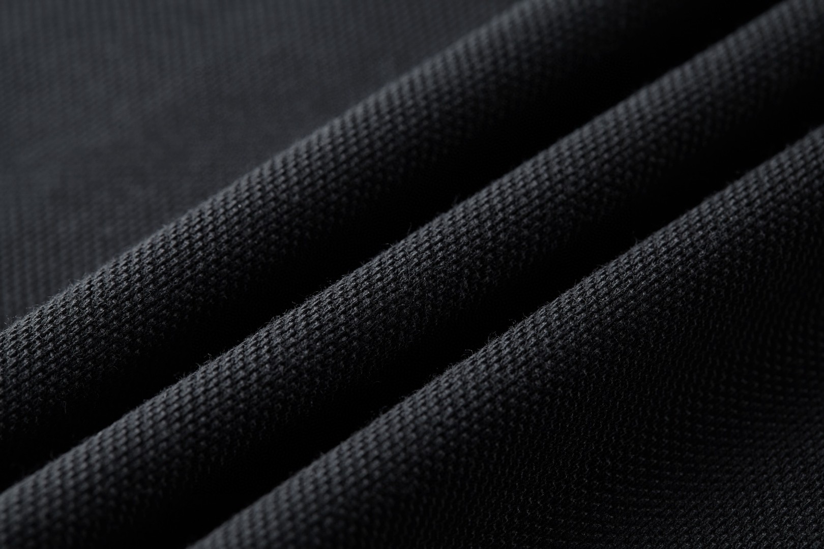 PRADA 普拉达 钢标翻领Polo衫 短袖 T恤 夏季 白色 黑色 A0 UJN444-XGS-F0009-S-WM3