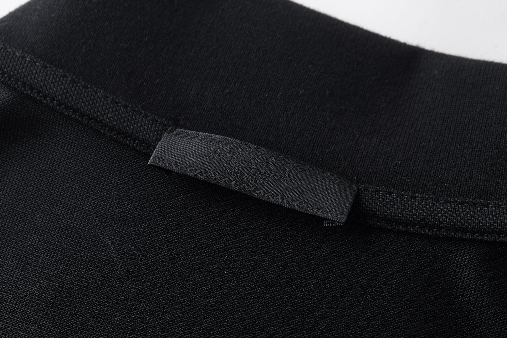 PRADA 普拉达 钢标翻领Polo衫 短袖 T恤 夏季 白色 黑色 A0 UJN444-XGS-F0009-S-WM3