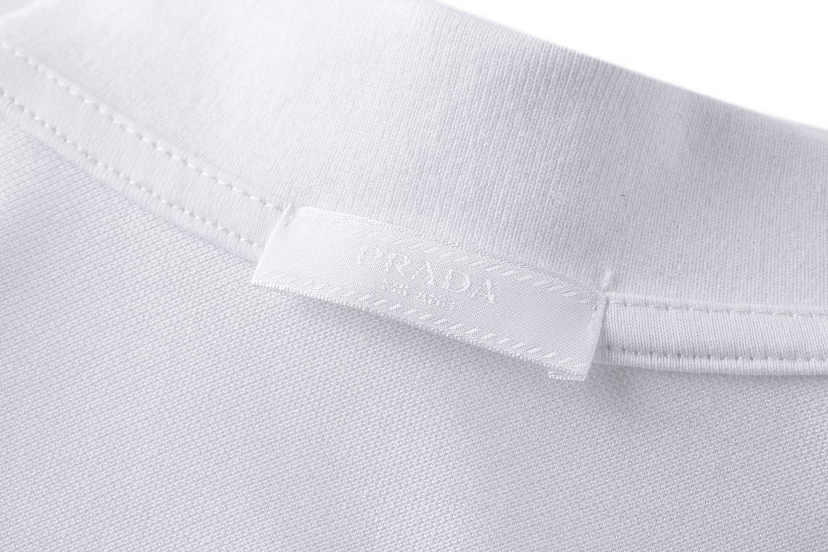 PRADA 普拉达 钢标翻领Polo衫 短袖 T恤 夏季 白色 黑色 A0 UJN444-XGS-F0009-S-WM3