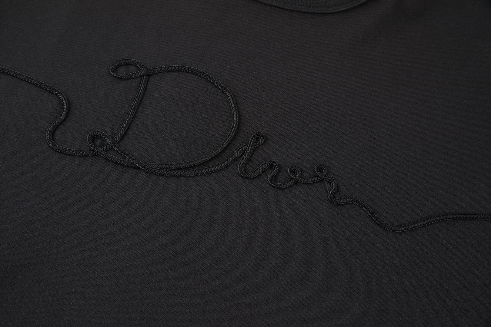 DIOR 迪奥 麻绳标识圆领短袖 T恤 夏季 白色 酒红色 黑色 A0 613J668A0677-C080