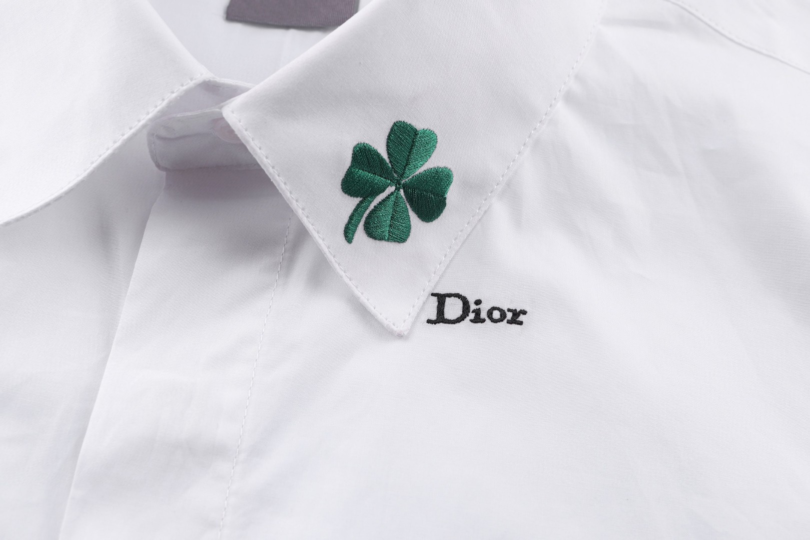 DIOR 迪奥 四叶草刺绣翻领衬衫 外套 长袖 白色 A5 683C530B1581-C086