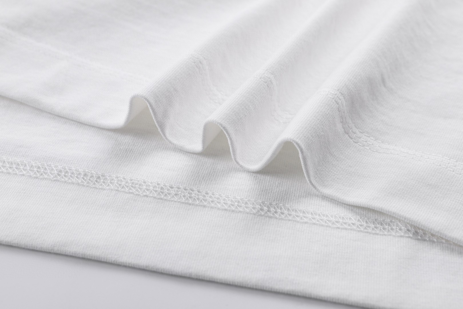 Burberry 巴宝莉 肩膀战马涂鸦骑士印花圆领Tee 短袖 T恤 白色 黑色 A0 80904331