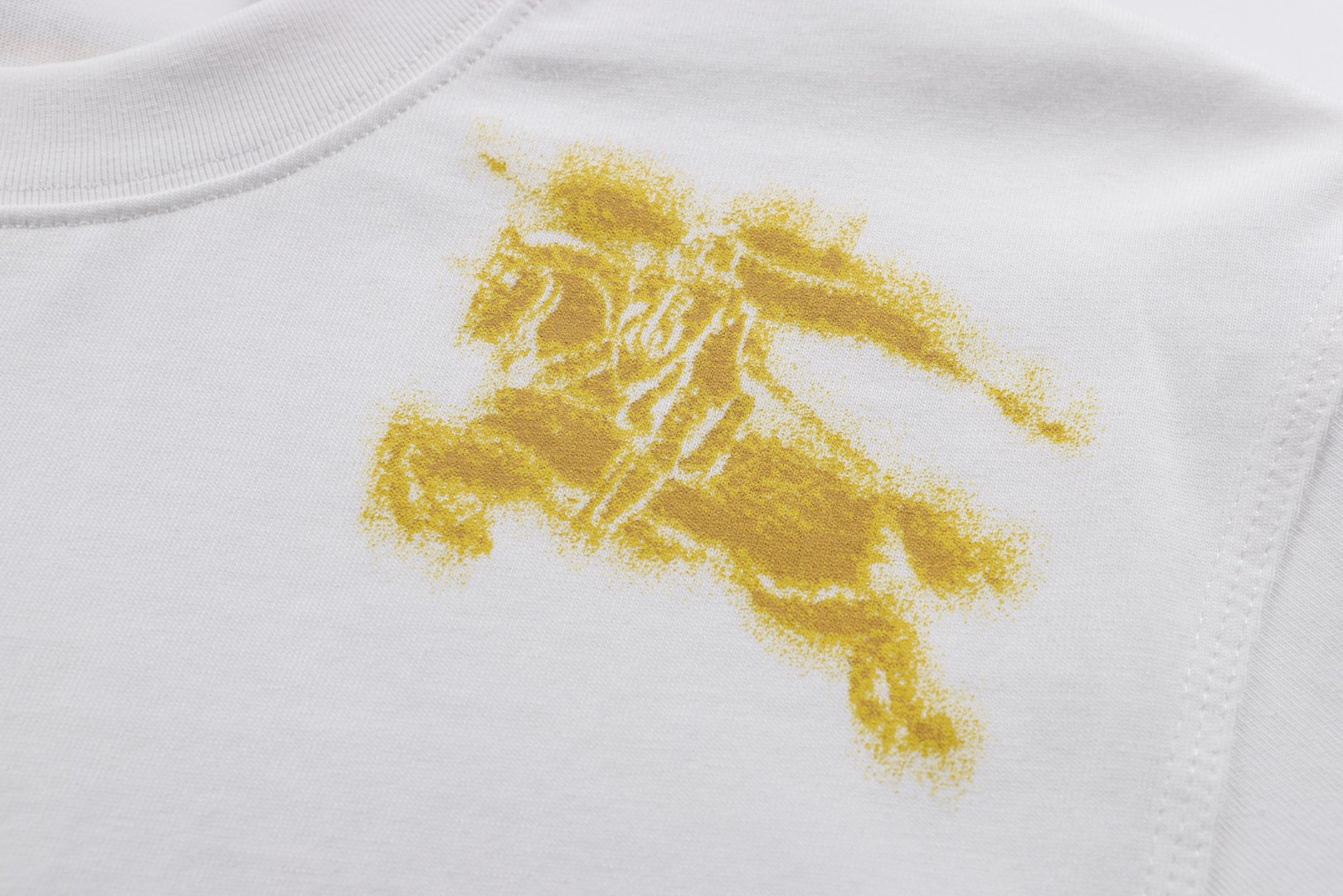 Burberry 巴宝莉 肩膀战马涂鸦骑士印花圆领Tee 短袖 T恤 白色 黑色 A0 80904331