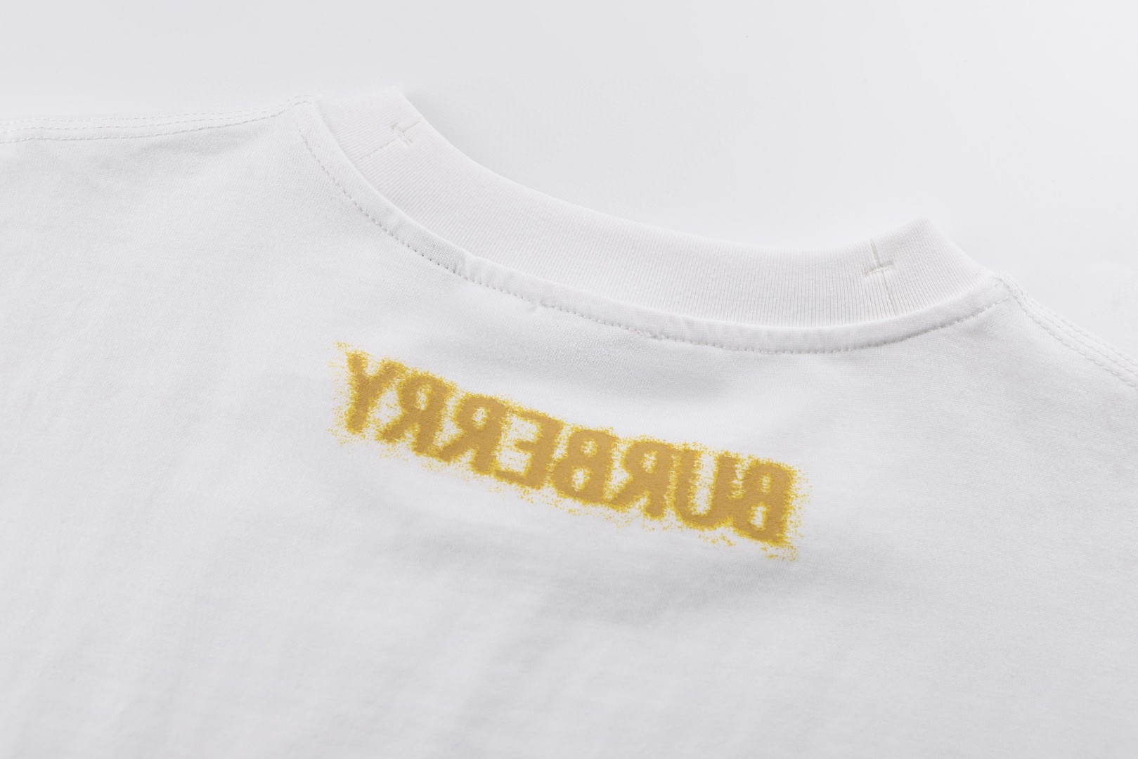 Burberry 巴宝莉 肩膀战马涂鸦骑士印花圆领Tee 短袖 T恤 白色 黑色 A0 80904331