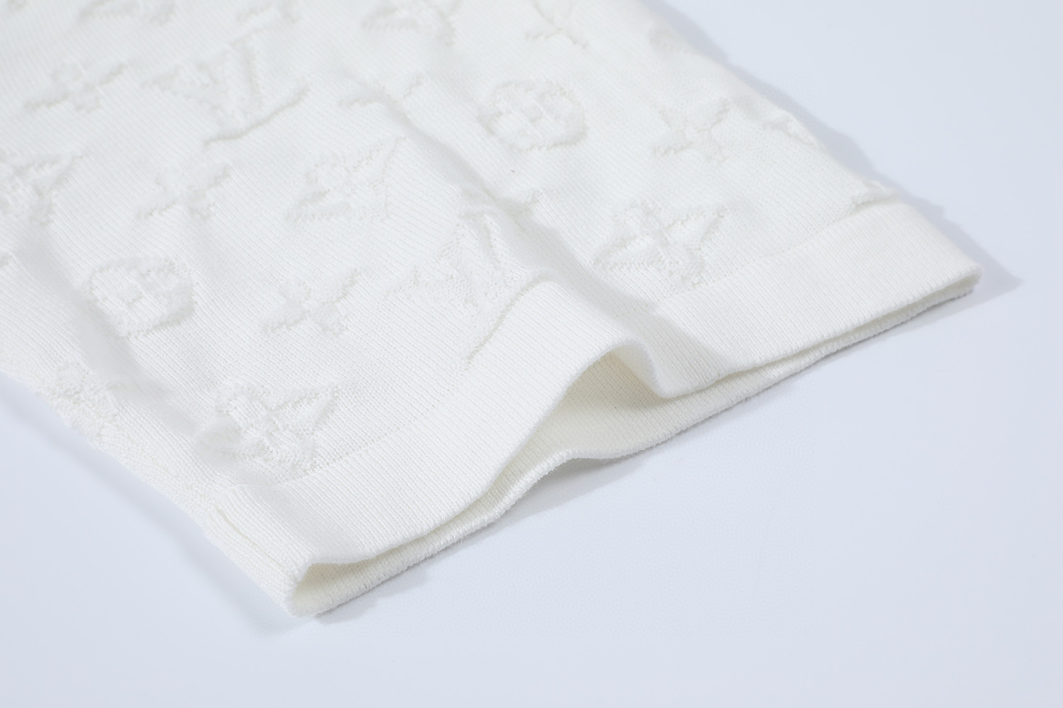 LOUIS VUITTON 路易威登 LV 提花暗纹logo毛织短袖 夏季 T恤 男女同款 棕色 白色 黑色 A0 1AFQA6