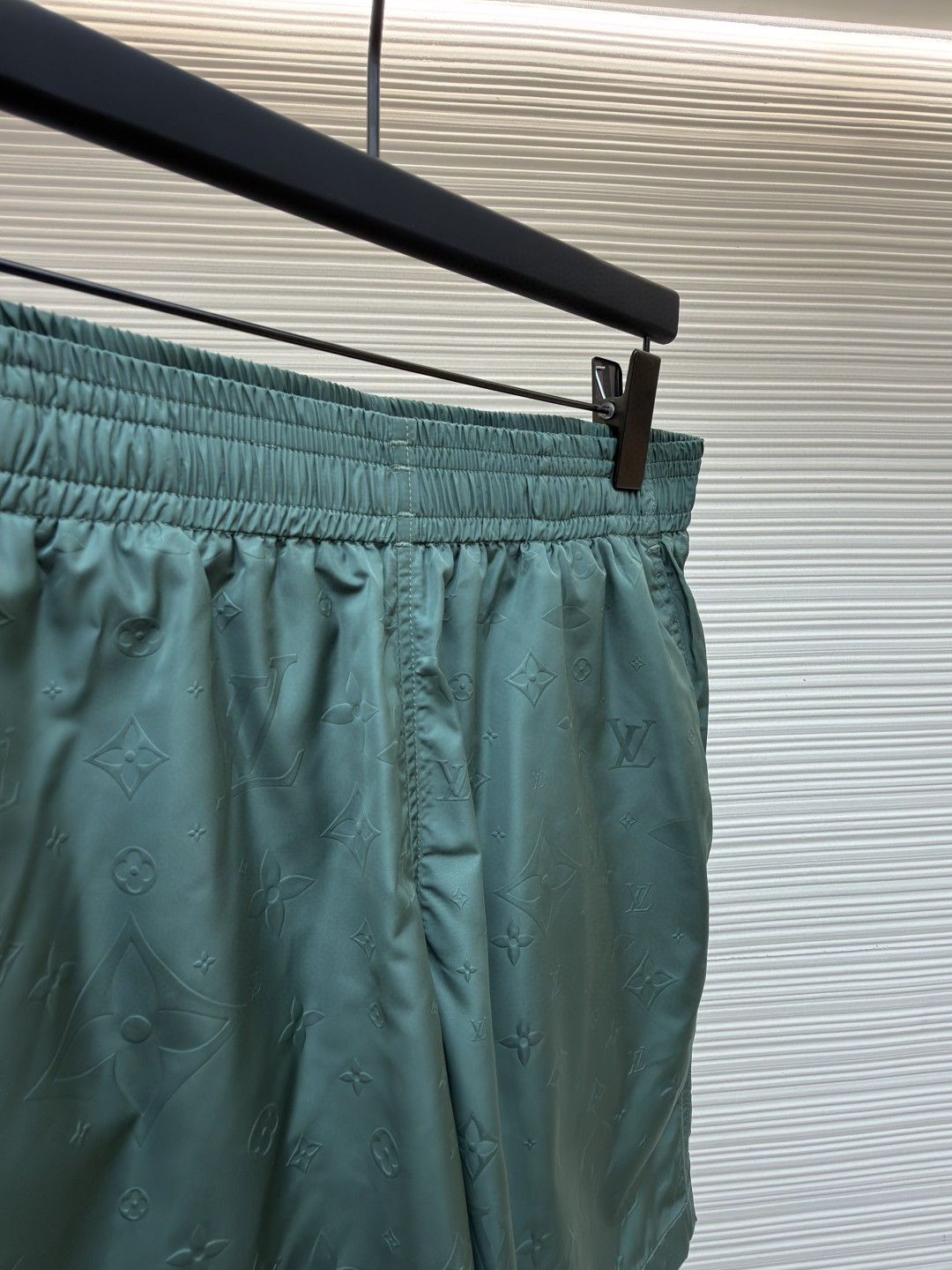 LOUIS VUITTON 路易威登 暗纹老花松紧腰沙滩短裤 五分裤 休闲裤 裤子 黑色 粉色 浅蓝色 海军蓝 绿色 橙色 蓝色 A0 1A7Y0P