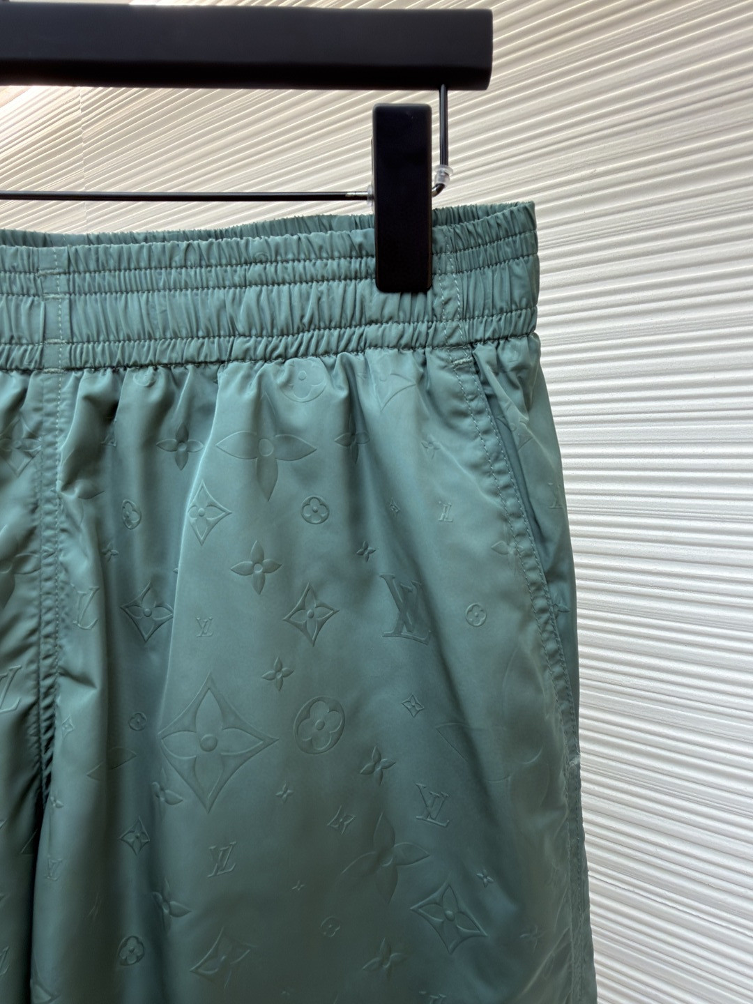 LOUIS VUITTON 路易威登 暗纹老花松紧腰沙滩短裤 五分裤 休闲裤 裤子 黑色 粉色 浅蓝色 海军蓝 绿色 橙色 蓝色 A0 1A7Y0P