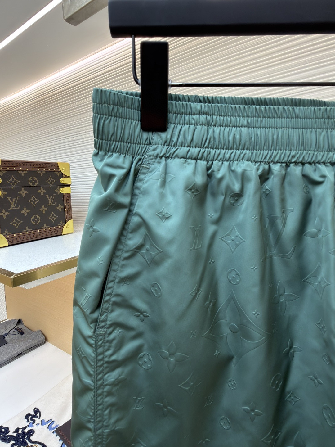 LOUIS VUITTON 路易威登 暗纹老花松紧腰沙滩短裤 五分裤 休闲裤 裤子 黑色 粉色 浅蓝色 海军蓝 绿色 橙色 蓝色 A0 1A7Y0P