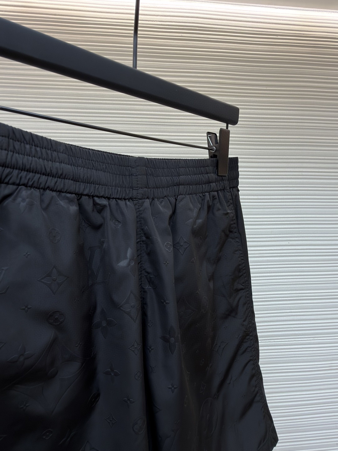 LOUIS VUITTON 路易威登 暗纹老花松紧腰沙滩短裤 五分裤 休闲裤 裤子 黑色 粉色 浅蓝色 海军蓝 绿色 橙色 蓝色 A0 1A7Y0P