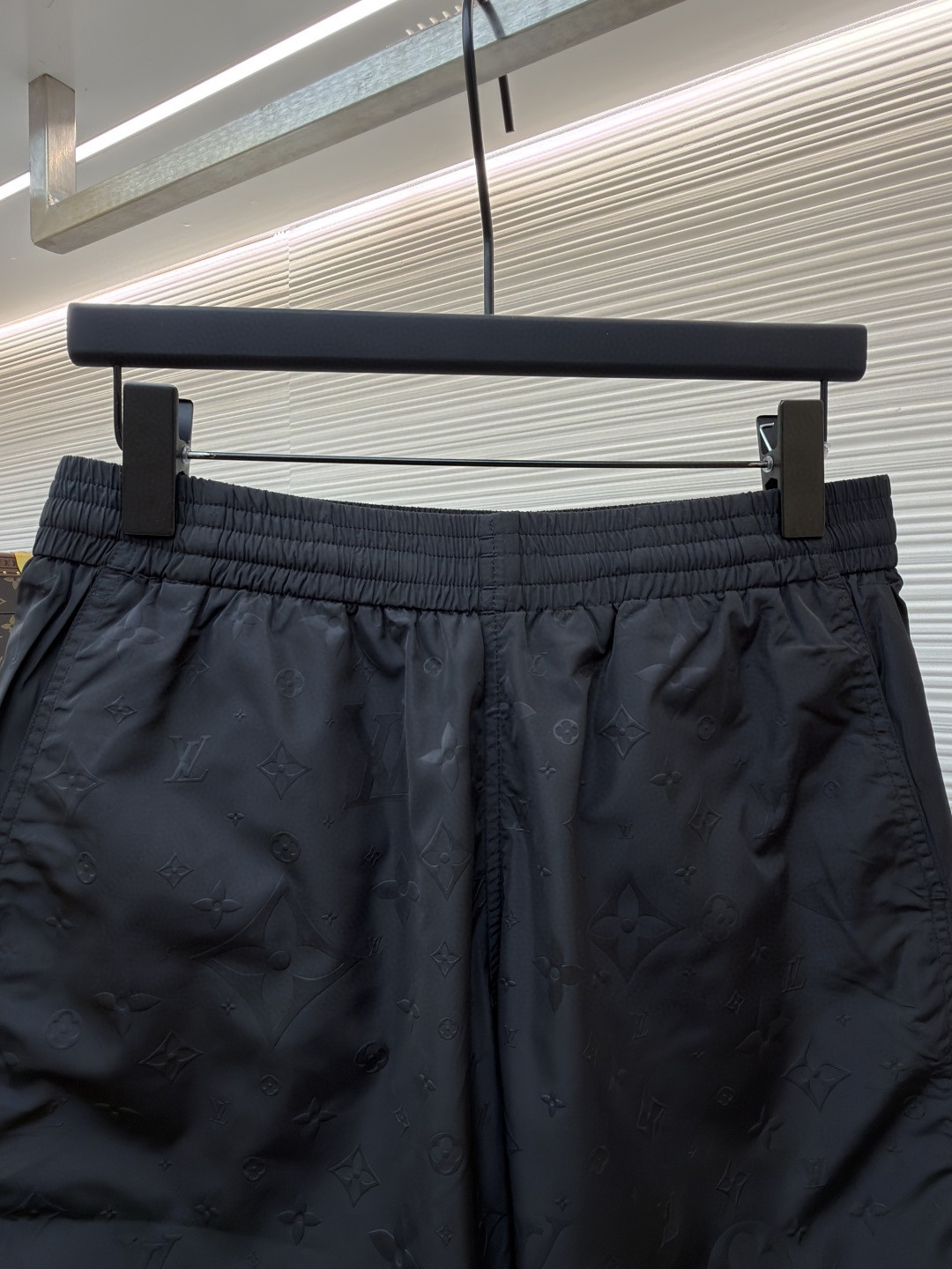 LOUIS VUITTON 路易威登 暗纹老花松紧腰沙滩短裤 五分裤 休闲裤 裤子 黑色 粉色 浅蓝色 海军蓝 绿色 橙色 蓝色 A0 1A7Y0P