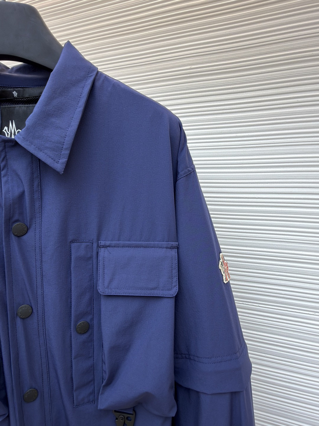 Moncler 蒙口 袖子可拆卸多口袋户外工装夹克 长袖 短袖 外套 蓝色 B0 K10971G00002598E4742