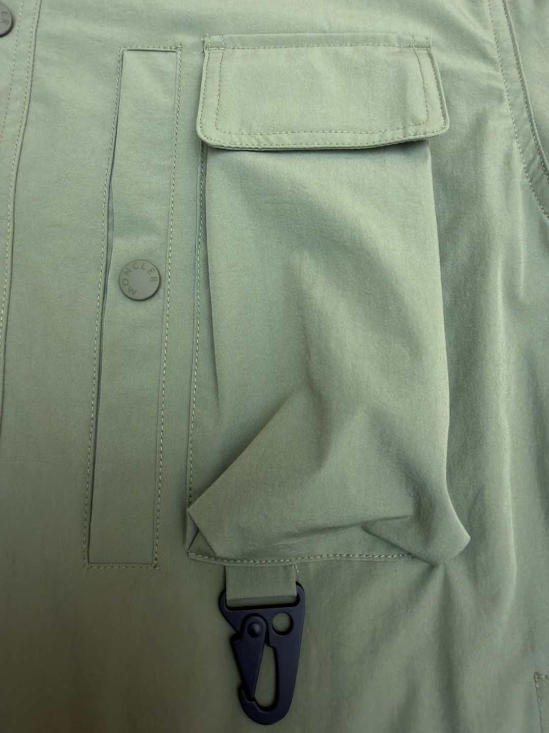 Moncler 蒙口 袖子可拆卸多口袋户外工装夹克 长袖 短袖 外套 绿色 B0 K10971G00002598E4889