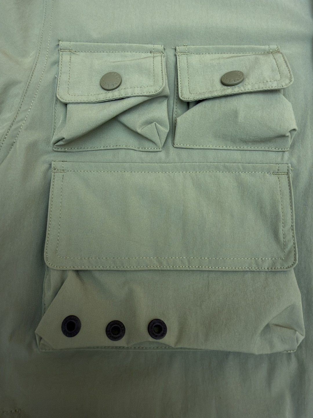 Moncler 蒙口 袖子可拆卸多口袋户外工装夹克 长袖 短袖 外套 绿色 B0 K10971G00002598E4889