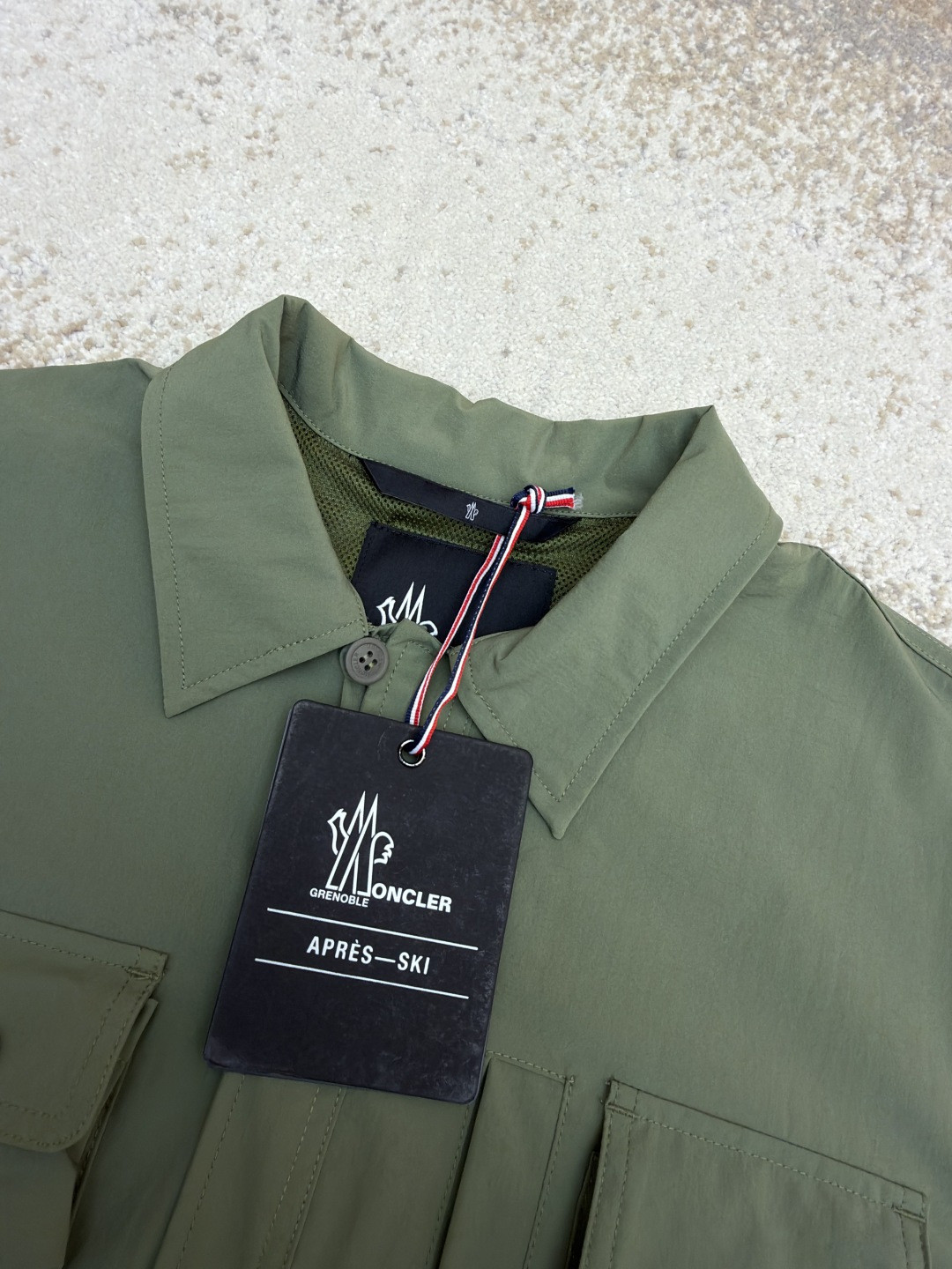 Moncler 蒙口 袖子可拆卸多口袋户外工装夹克 长袖 短袖 外套 绿色 B0 K10971G00002598E4889