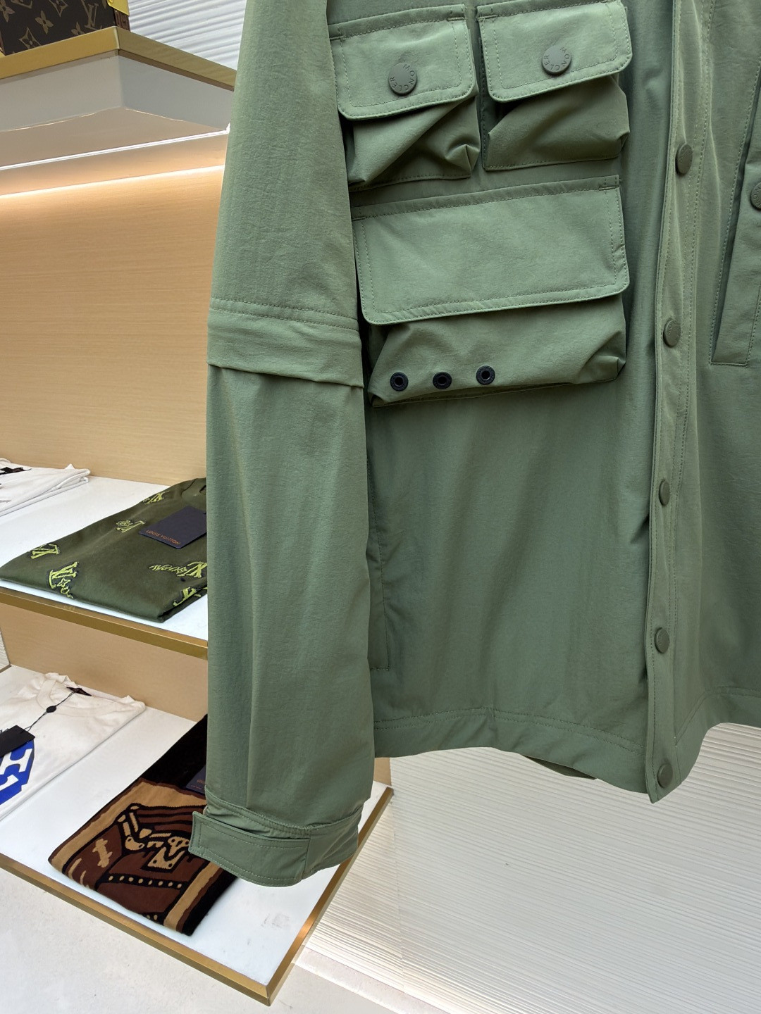 Moncler 蒙口 袖子可拆卸多口袋户外工装夹克 长袖 短袖 外套 绿色 B0 K10971G00002598E4889