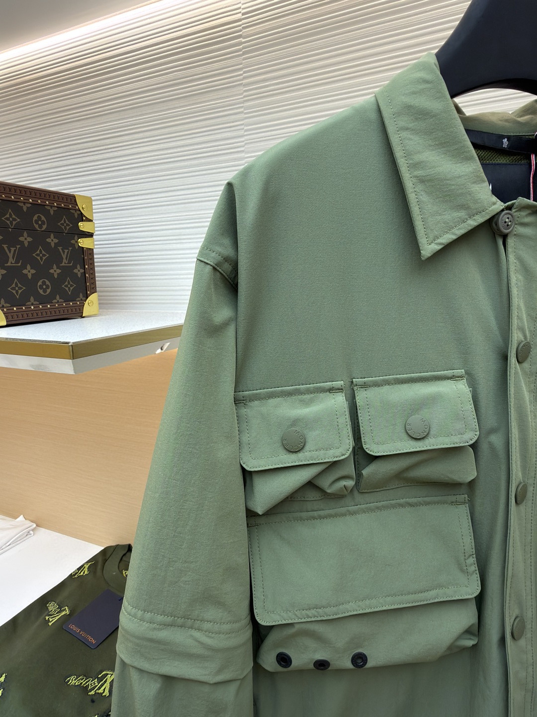 Moncler 蒙口 袖子可拆卸多口袋户外工装夹克 长袖 短袖 外套 绿色 B0 K10971G00002598E4889