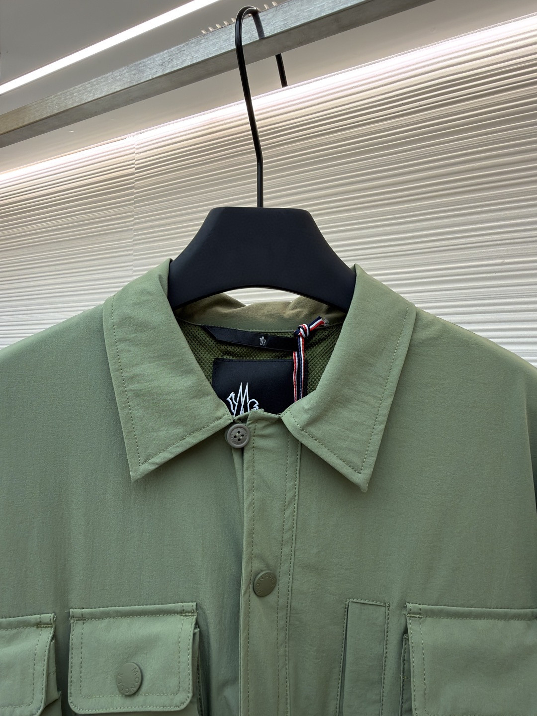 Moncler 蒙口 袖子可拆卸多口袋户外工装夹克 长袖 短袖 外套 绿色 B0 K10971G00002598E4889