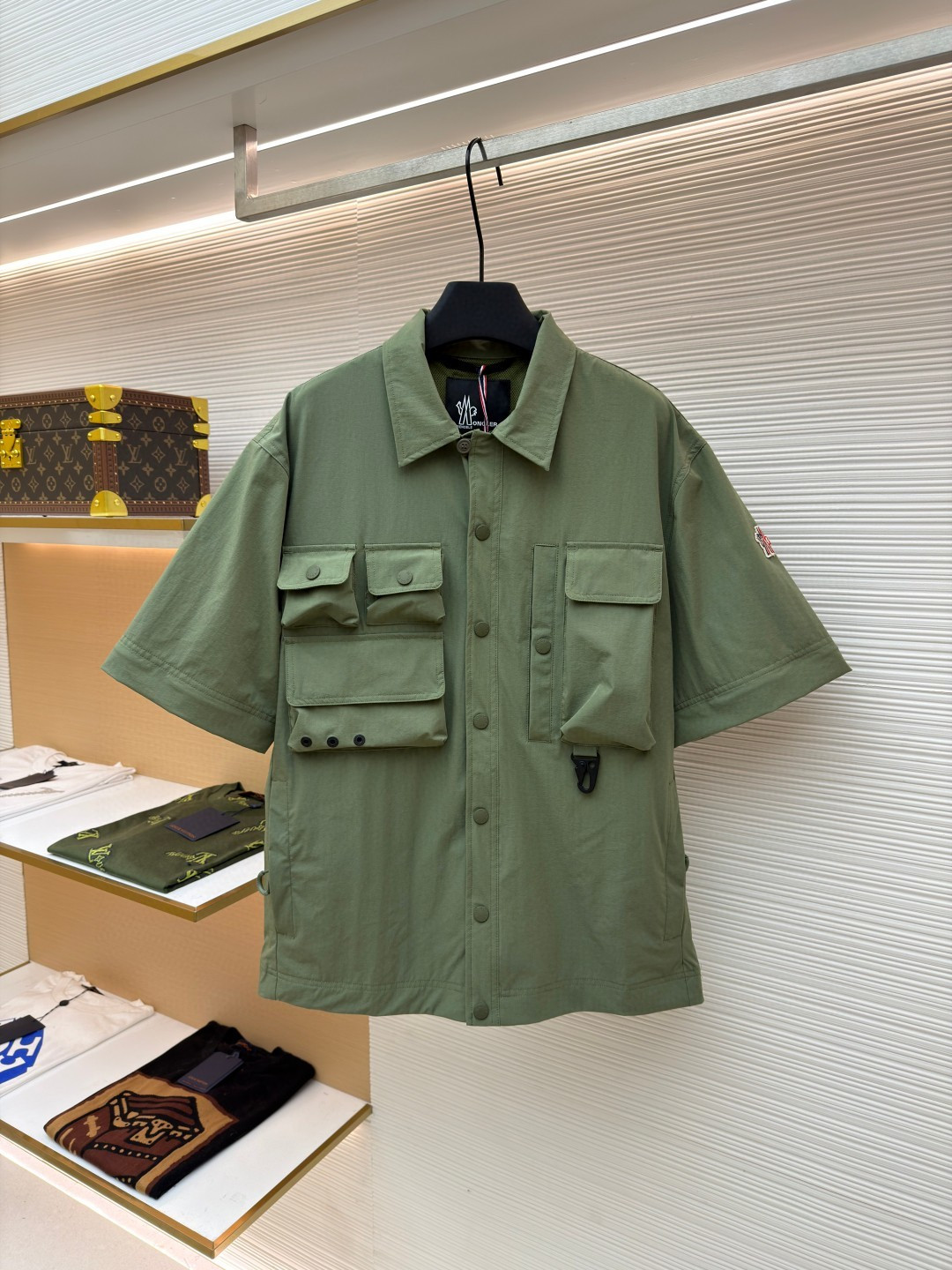 Moncler 蒙口 袖子可拆卸多口袋户外工装夹克 长袖 短袖 外套 绿色 B0 K10971G00002598E4889