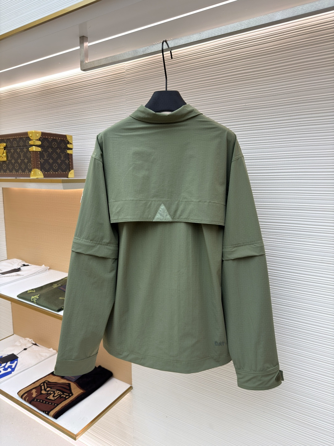 Moncler 蒙口 袖子可拆卸多口袋户外工装夹克 长袖 短袖 外套 绿色 B0 K10971G00002598E4889