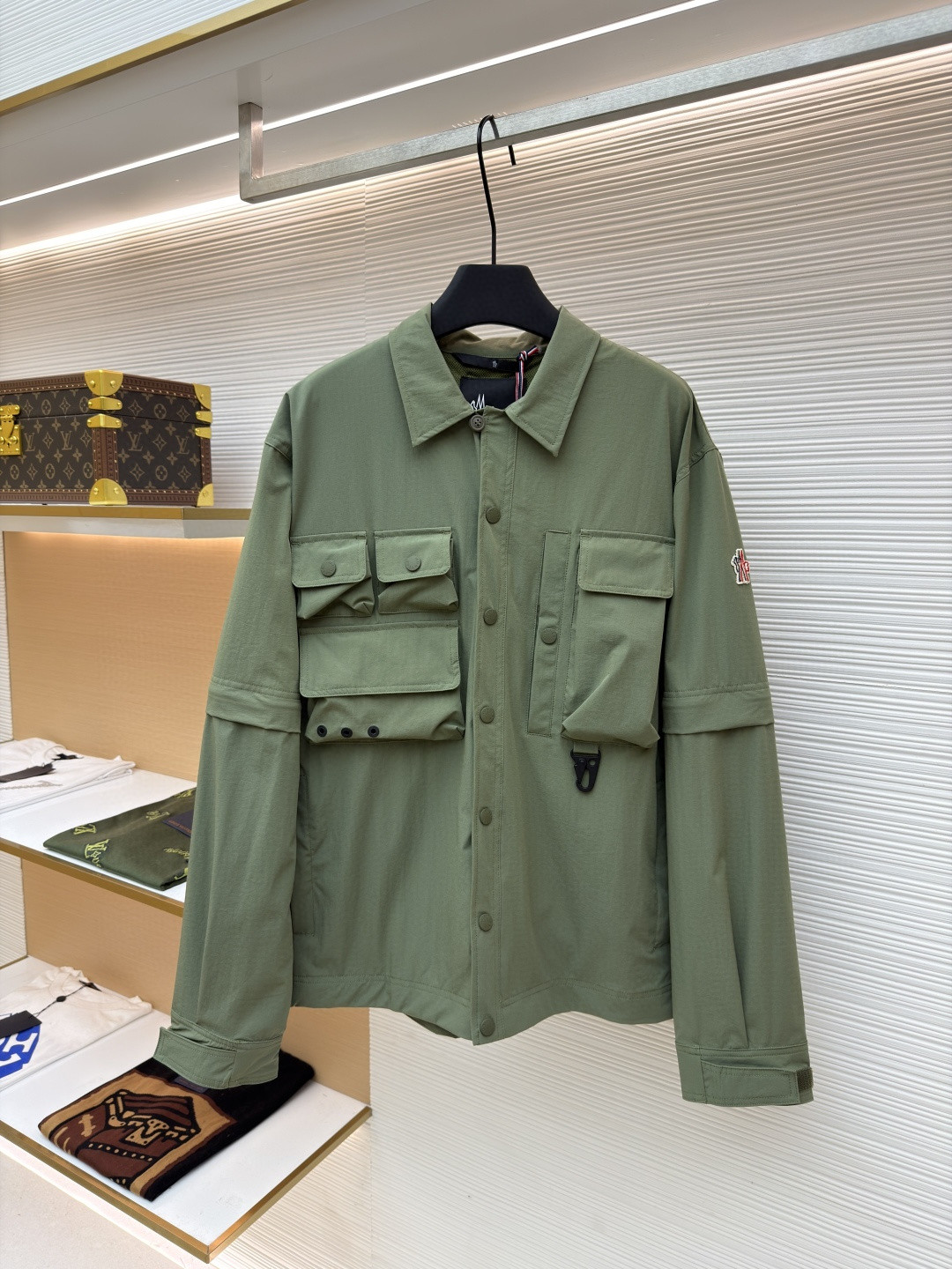 Moncler 蒙口 袖子可拆卸多口袋户外工装夹克 长袖 短袖 外套 绿色 B0 K10971G00002598E4889