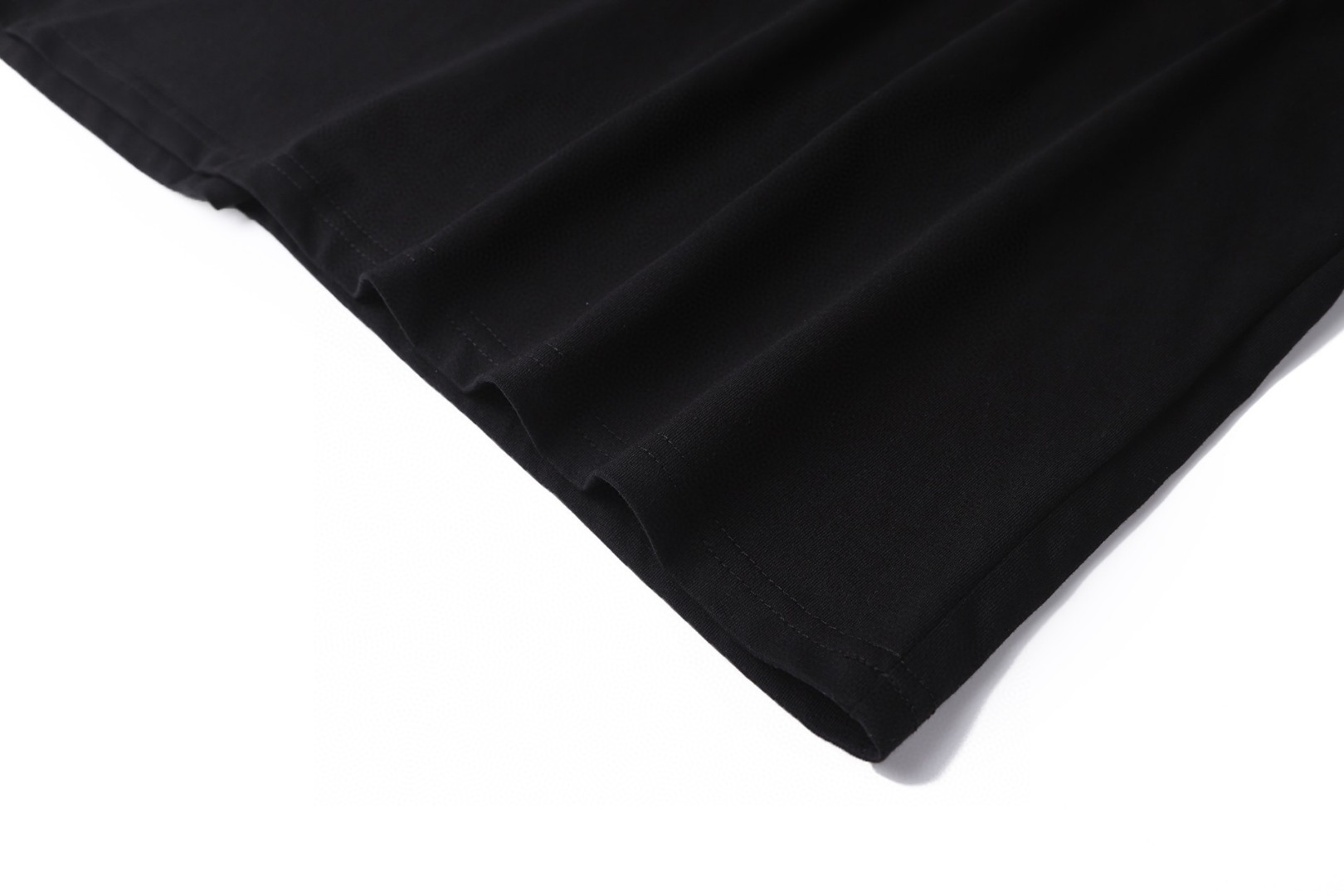 LOUIS VUITTON 路易威登 满印渐变圆领短袖 T恤 白色 黑色 A0 1AHUG0