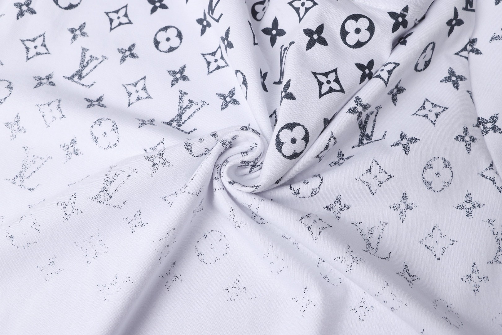 LOUIS VUITTON 路易威登 满印渐变圆领短袖 T恤 白色 黑色 A0 1AHUG0