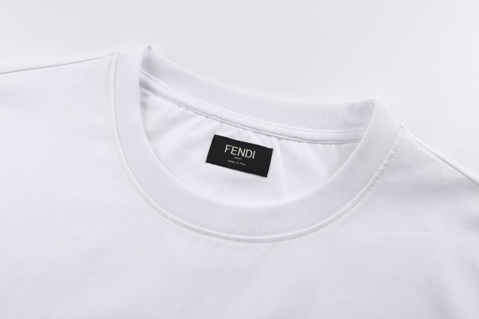 FENDI 芬迪 高野绫 Aya Takano胶囊系列拼色印花圆领T恤 短袖 套头 夏季 白色 A0 FY0936AW16F0QA0