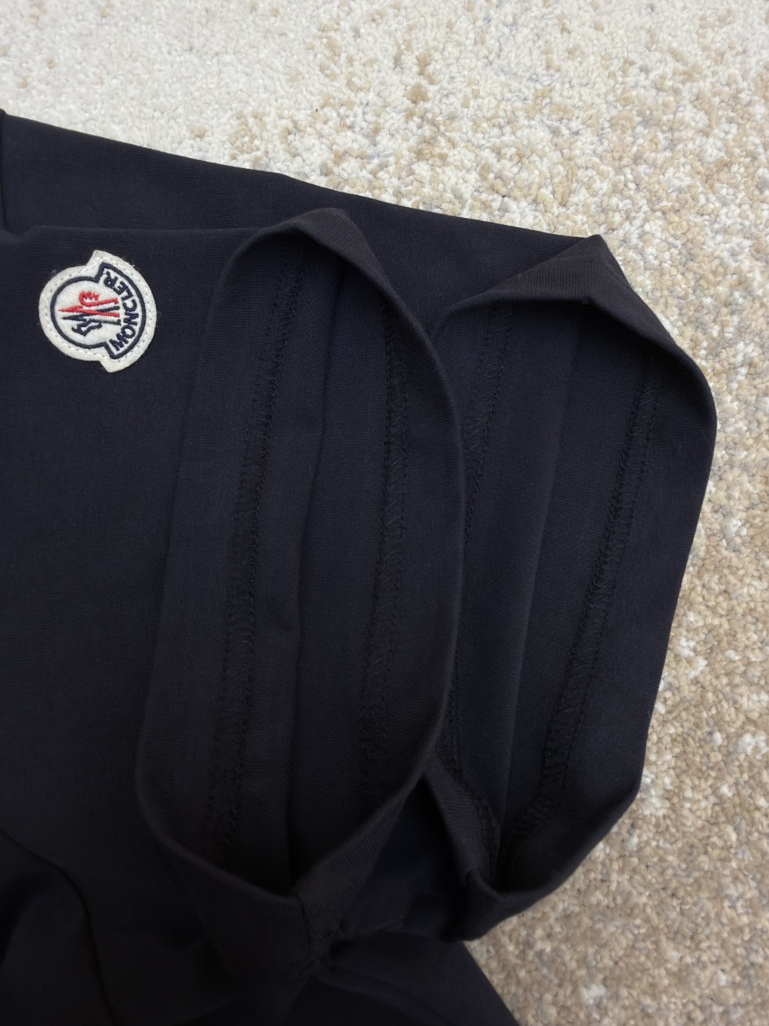 Moncler 蒙口 贴片标识圆领短袖 T恤 夏季 白色 黑色 A0 K20918C0005689AUG034