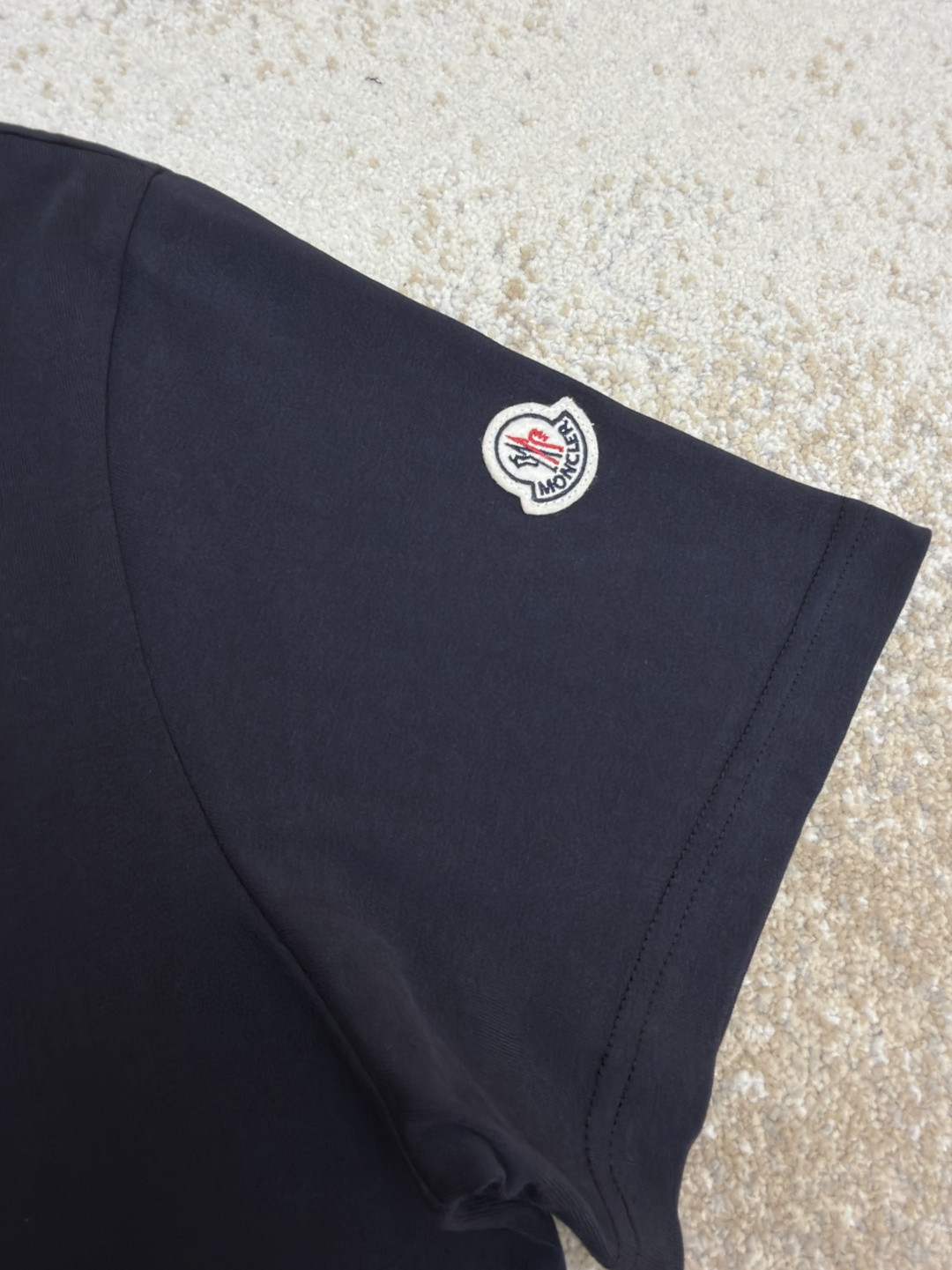 Moncler 蒙口 贴片标识圆领短袖 T恤 夏季 白色 黑色 A0 K20918C0005689AUG034